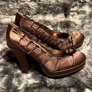 Cause&Effect brown satin heel size 7